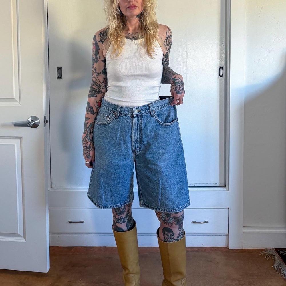 Vintage Y2K Levi's 550 denim shorts - Picture 7 of 8